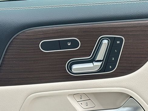 New 2026 Mercedes-Benz GLB 250 image 16
