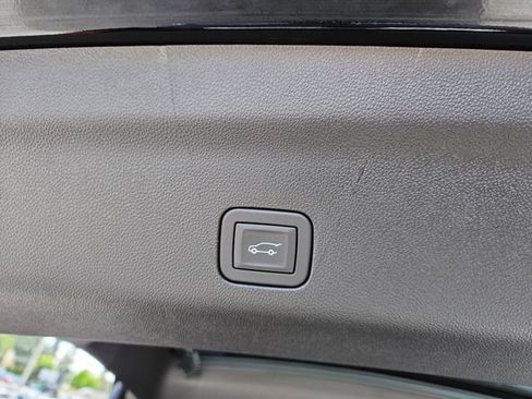 New 2026 GMC Yukon XL Denali Ultimate w/ LPO, Illumination Package AWD/4WD image 14