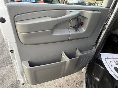 Used 2013 GMC Savana 1500 image 9