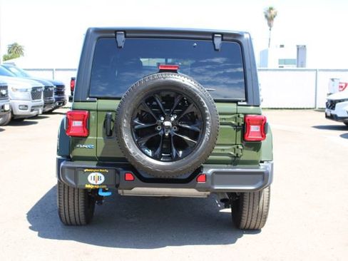 Used 2023 Jeep Wrangler Unlimited Sahara w/ Cold Weather Group AWD/4WD image 4