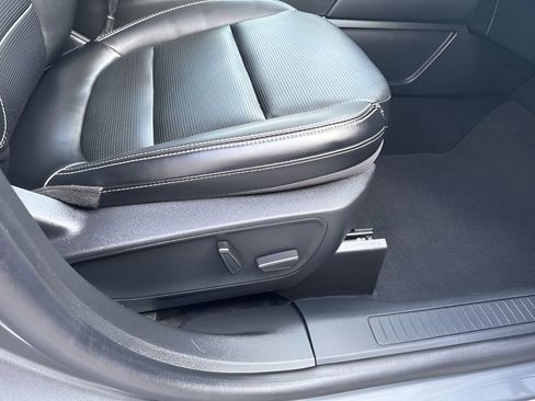 Used 2025 Ford Escape Platinum image 19