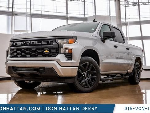 Used 2022 Chevrolet Silverado 1500 Custom image 1
