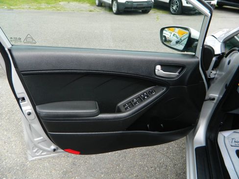 Used 2018 Kia Forte LX w/ LX Popular Package image 21