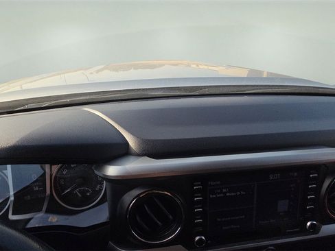 Used 2021 Toyota Tacoma SR5 image 9