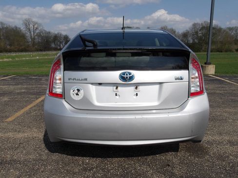 Used 2015 Toyota Prius Two image 4