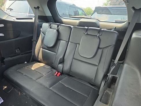 Used 2022 Ford Explorer XLT w/ Equipment Group 202A AWD/4WD image 6