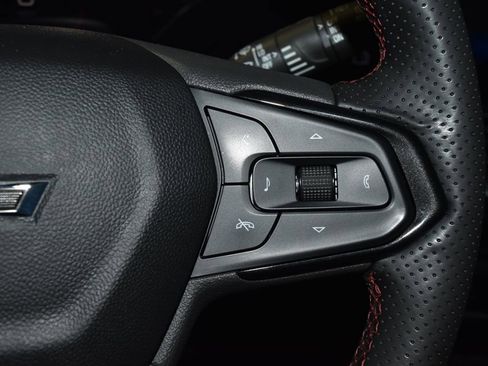 Used 2024 Chevrolet Trax RS w/ Sunroof Package FWD image 9