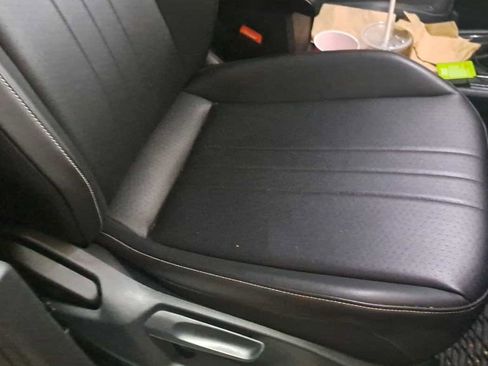 Certified 2023 Volkswagen Tiguan SE R-Line image 4