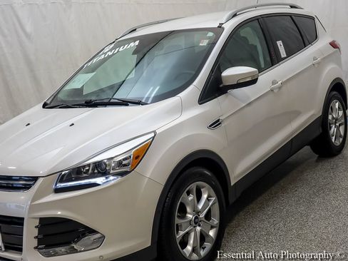 Used 2016 Ford Escape Titanium w/ Equipment Group 301A FWD image 4