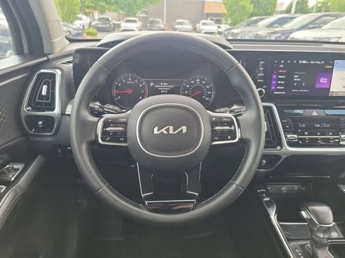Certified 2022 Kia Sorento SX FWD image 11