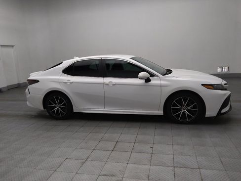 Used 2023 Toyota Camry SE image 11