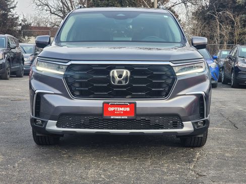 Used 2024 Honda Pilot Touring image 2