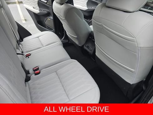 Used 2025 Mitsubishi Outlander AWD image 11