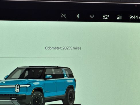 Used 2025 Rivian R1S Adventure AWD/4WD image 21