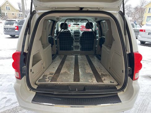 Used 2014 RAM C/V Tradesman image 9