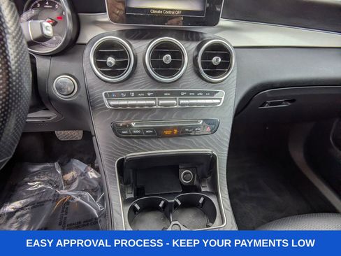 Used 2019 Mercedes-Benz GLC 300 4MATIC w/ Premium Package image 28