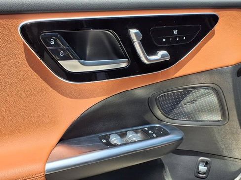 Used 2025 Mercedes-Benz C 300 4MATIC Sedan image 13