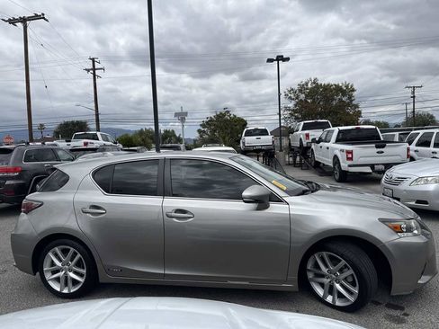 Used 2017 Lexus CT 200h FWD image 5