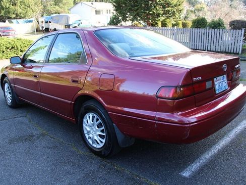 Used 1998 Toyota Camry LE image 4