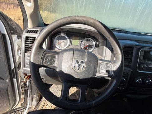 Used 2015 RAM 1500 Express image 15