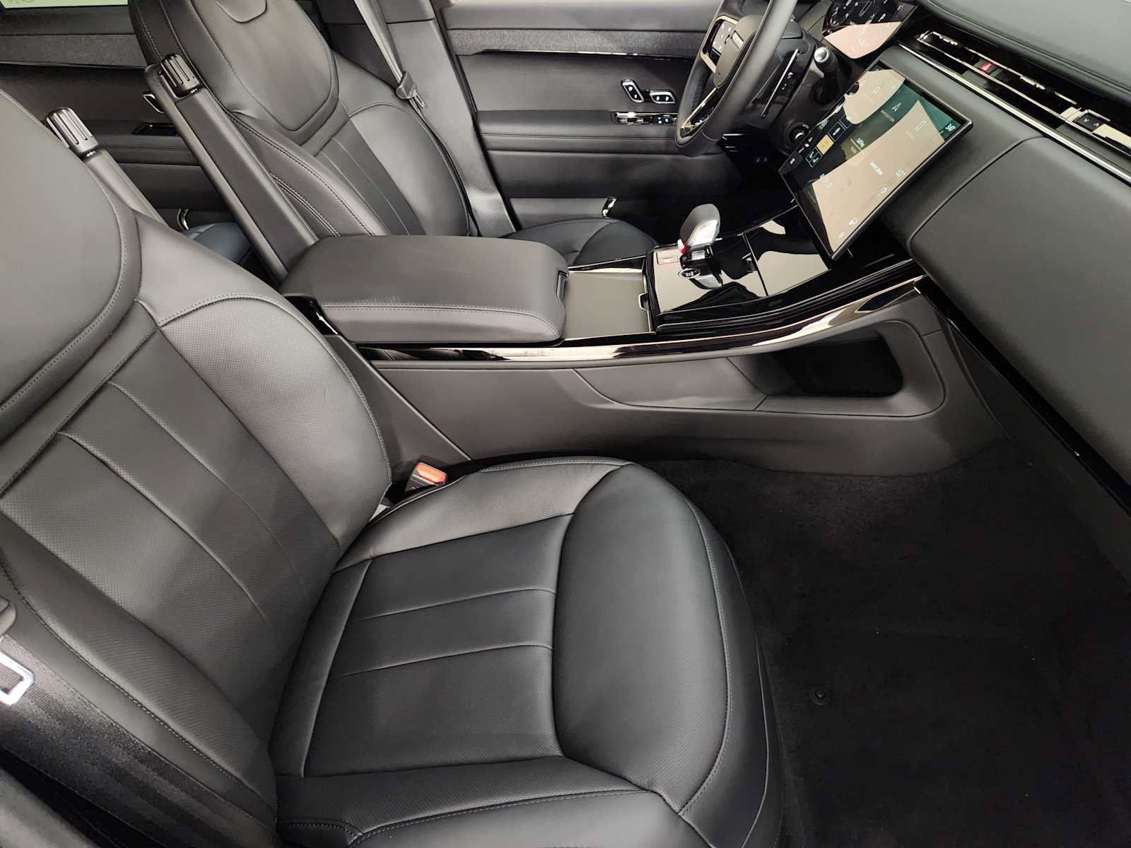 New 2026 Land Rover Range Rover Sport Dynamic SE AWD/4WD image 3