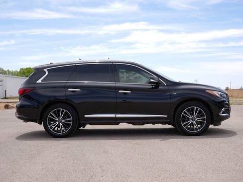Used 2018 INFINITI QX60 FWD w/ Deluxe Technology Package image 3