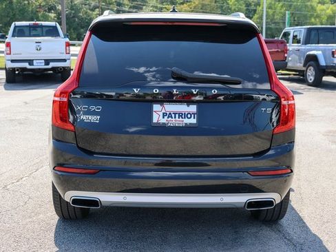 Used 2021 Volvo XC90 T5 Momentum w/ Protection Package Premier image 4
