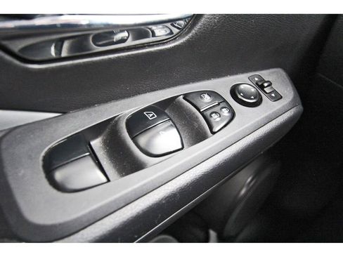 Used 2023 Nissan Kicks SR w/ SR Premium Package image 15