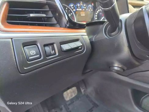 Used 2017 Cadillac XT5 Platinum image 31