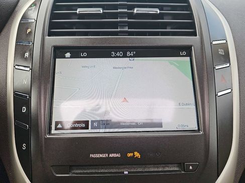 Used 2017 Lincoln MKC Reserve w/ Lincoln MKC Climate Package image 28