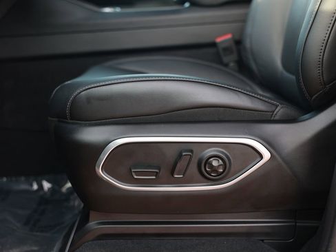 New 2026 Jeep Grand Wagoneer L 2WD w/ 8-Passenger Seating Package image 17