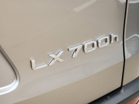 New 2026 Lexus LX 700h Luxury image 24