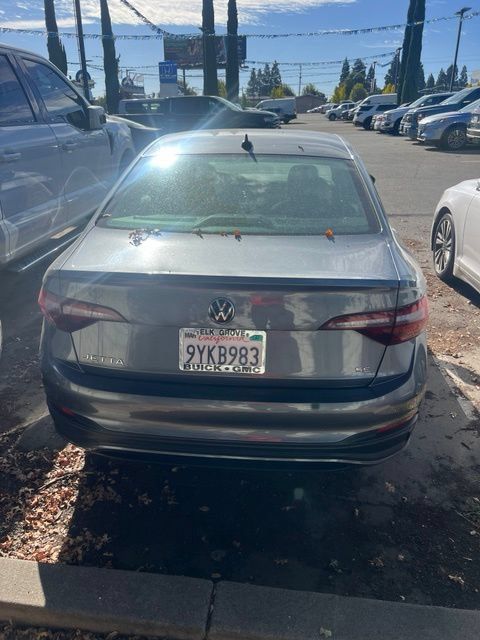 Used 2024 Volkswagen Jetta SE FWD image 9