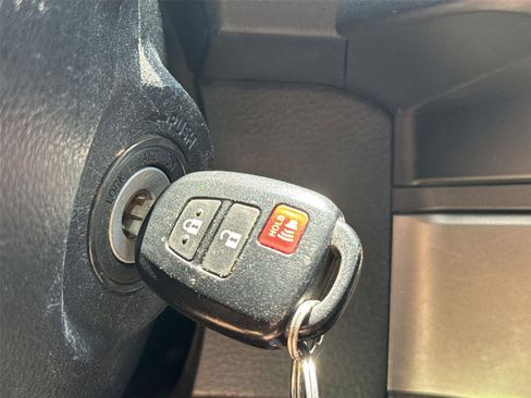 Used 2022 Toyota Tacoma SR AWD/4WD image 31