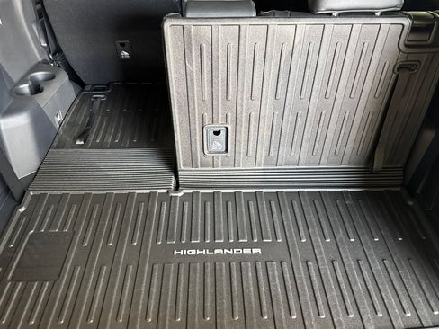 New 2026 Toyota Highlander Limited AWD/4WD image 19