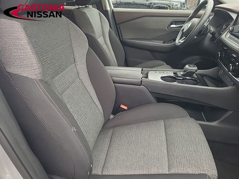 Used 2021 Nissan Rogue SV image 22