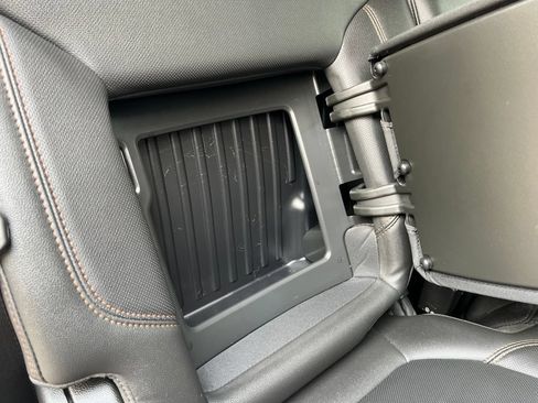 Used 2021 GMC Sierra 2500 AT4 w/ AT4 Premium Plus Package AWD/4WD image 27