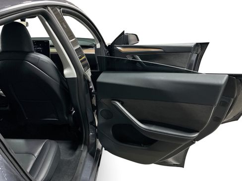 Certified 2023 Tesla Model Y Long Range AWD/4WD image 12