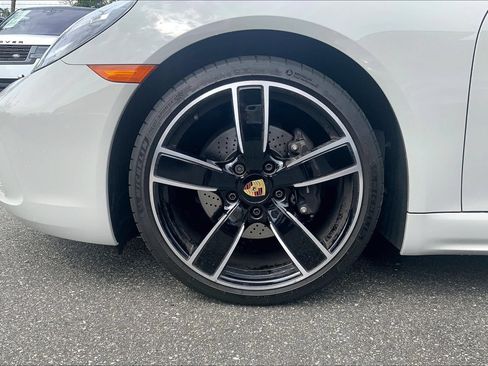 Used 2024 Porsche 718 Cayman RWD image 5