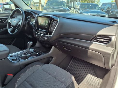 Used 2018 Chevrolet Traverse LT FWD image 12