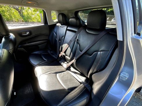 Used 2020 Jeep Compass Limited image 28