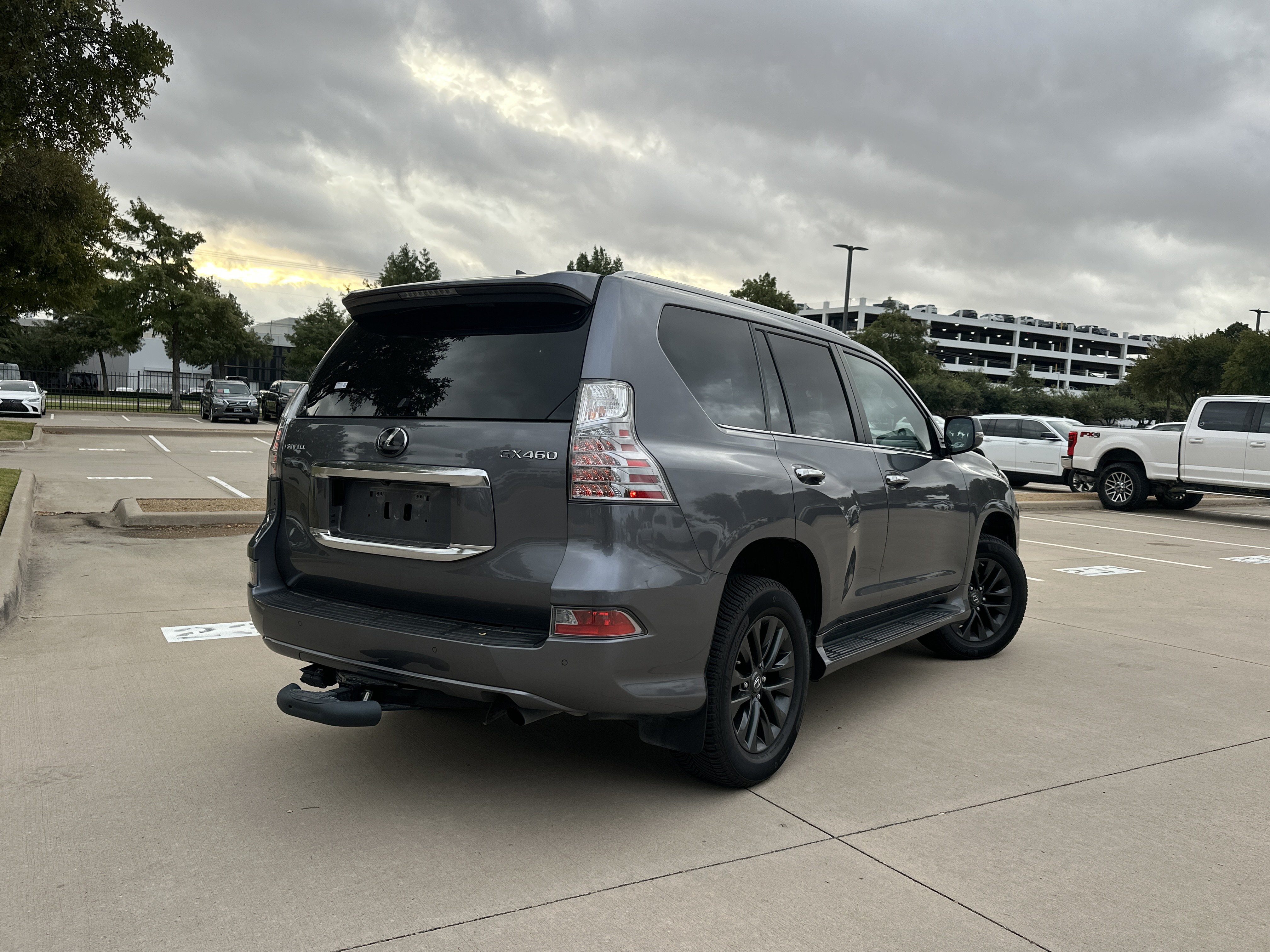 Used 2023 Lexus GX 460 Premium AWD/4WD image 2
