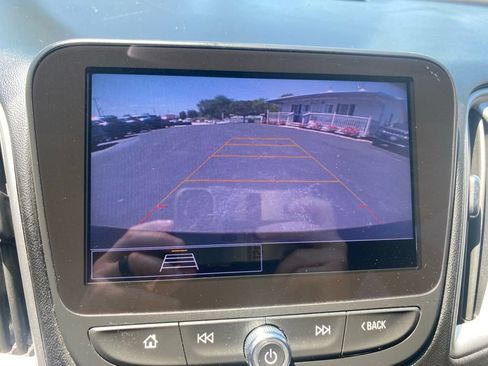 Used 2022 Chevrolet Malibu LT FWD image 13