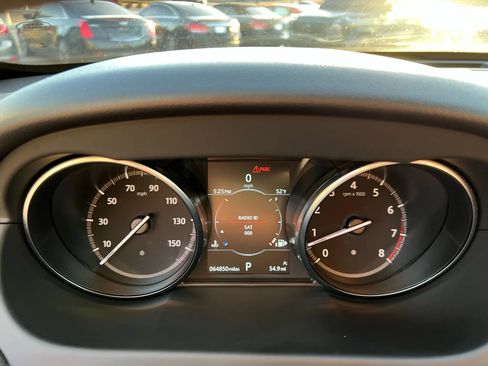 Used 2019 Land Rover Discovery Sport SE image 16