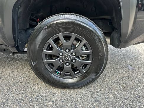 Certified 2025 Toyota 4Runner SR5 AWD/4WD image 18