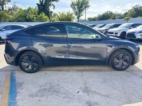 Used 2026 Tesla Model Y 2WD image 6