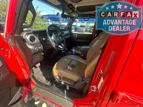 Used 2022 Jeep Wrangler Unlimited Rubicon w/ Cold Weather Group AWD/4WD image 10