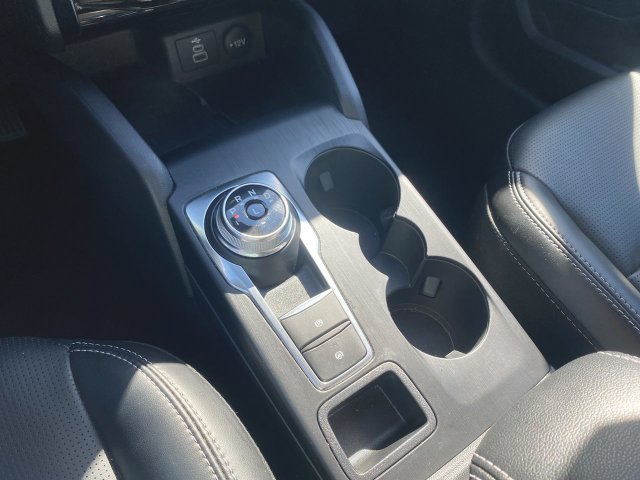 Used 2025 Ford Escape Platinum AWD/4WD image 16