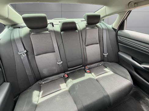 Used 2018 Honda Accord EX image 19