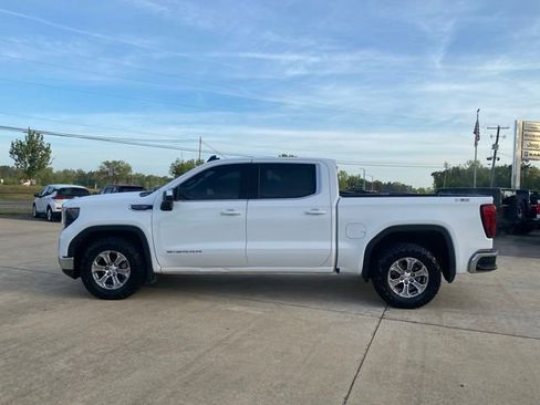 Used 2023 GMC Sierra 1500 SLE w/ X31 Off-Road Package image 8